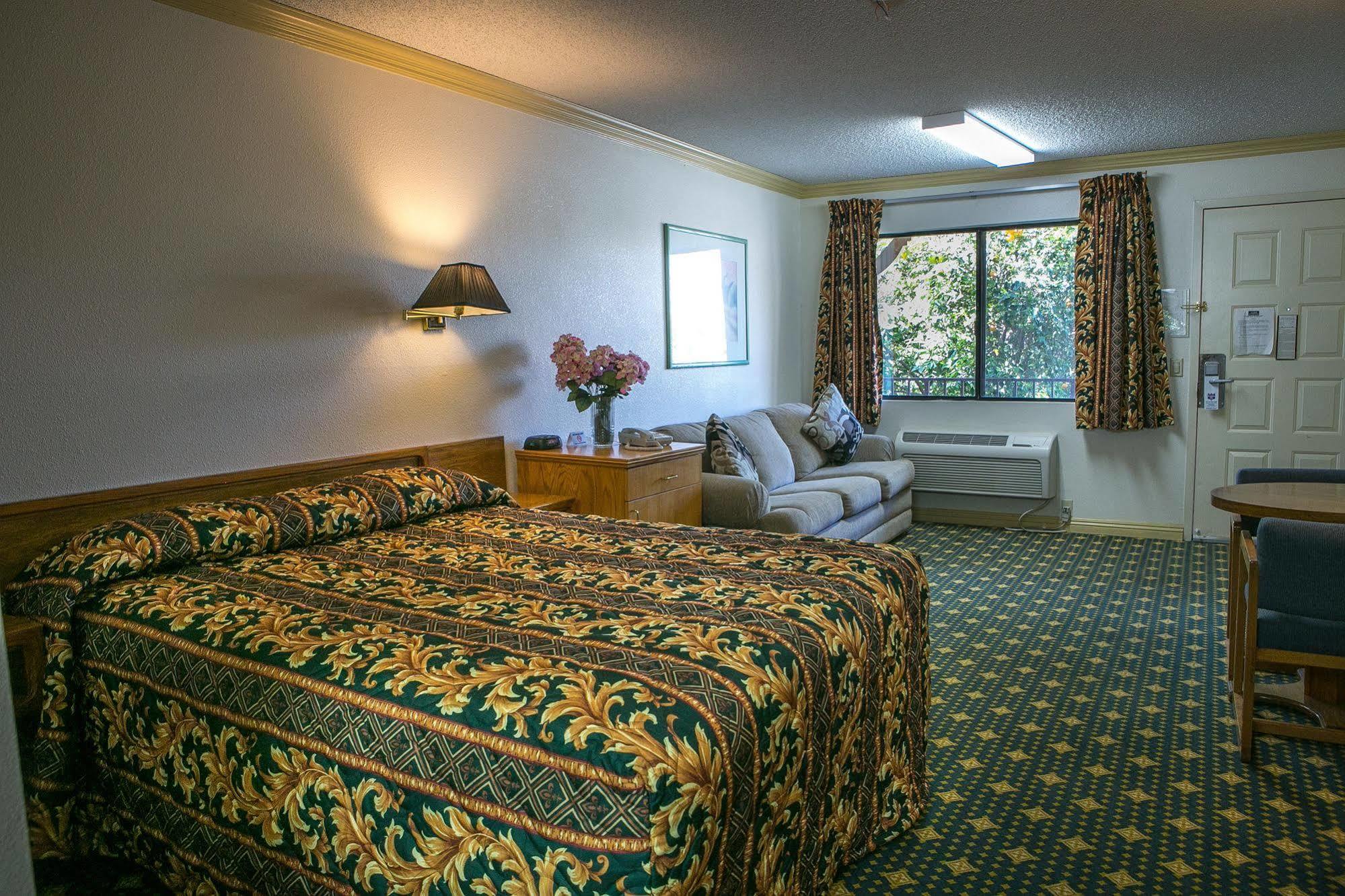 Regency Inn Norco Exterior photo